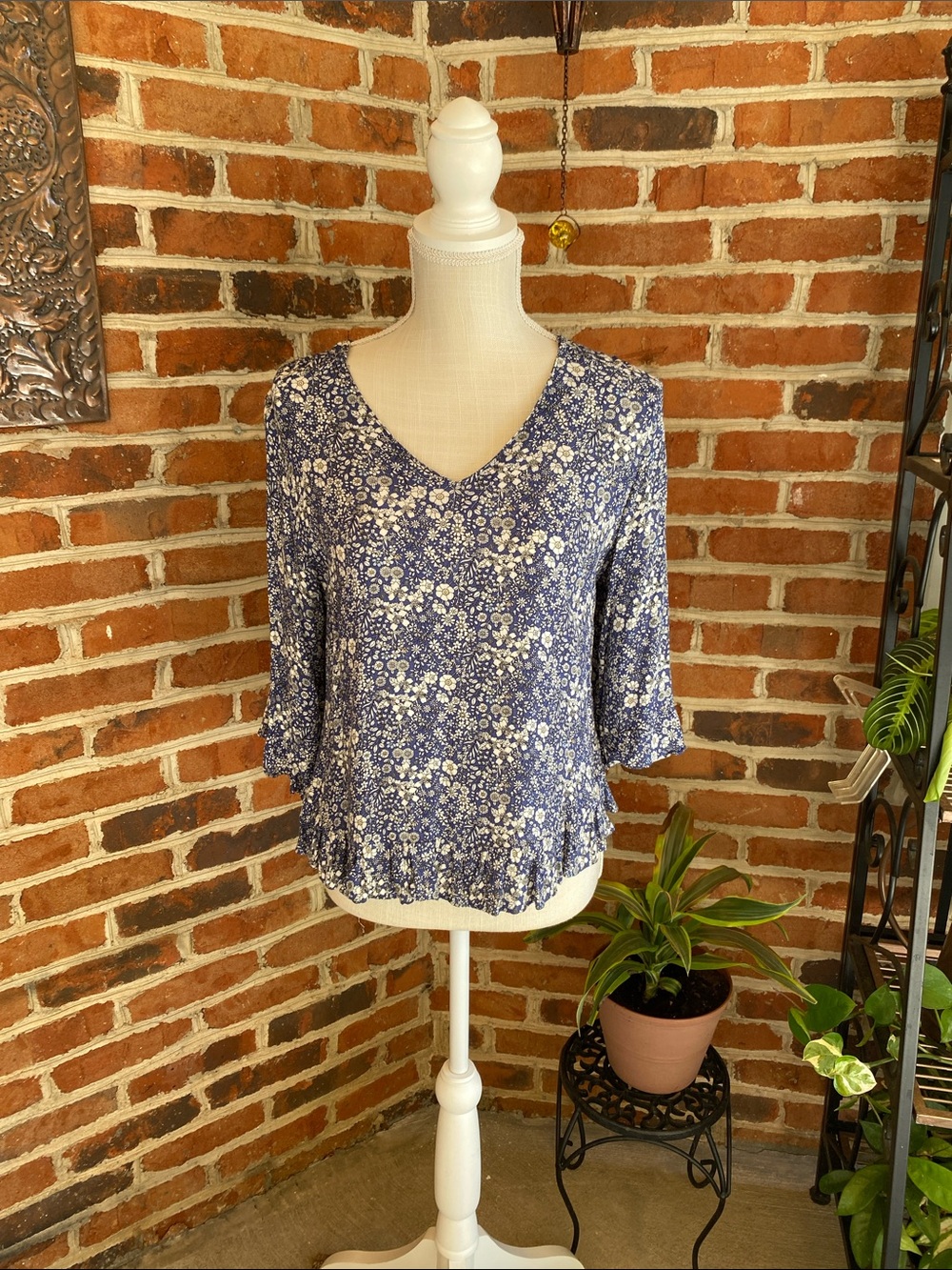 Cynthia Rowley 💯 viscose high low top, size S